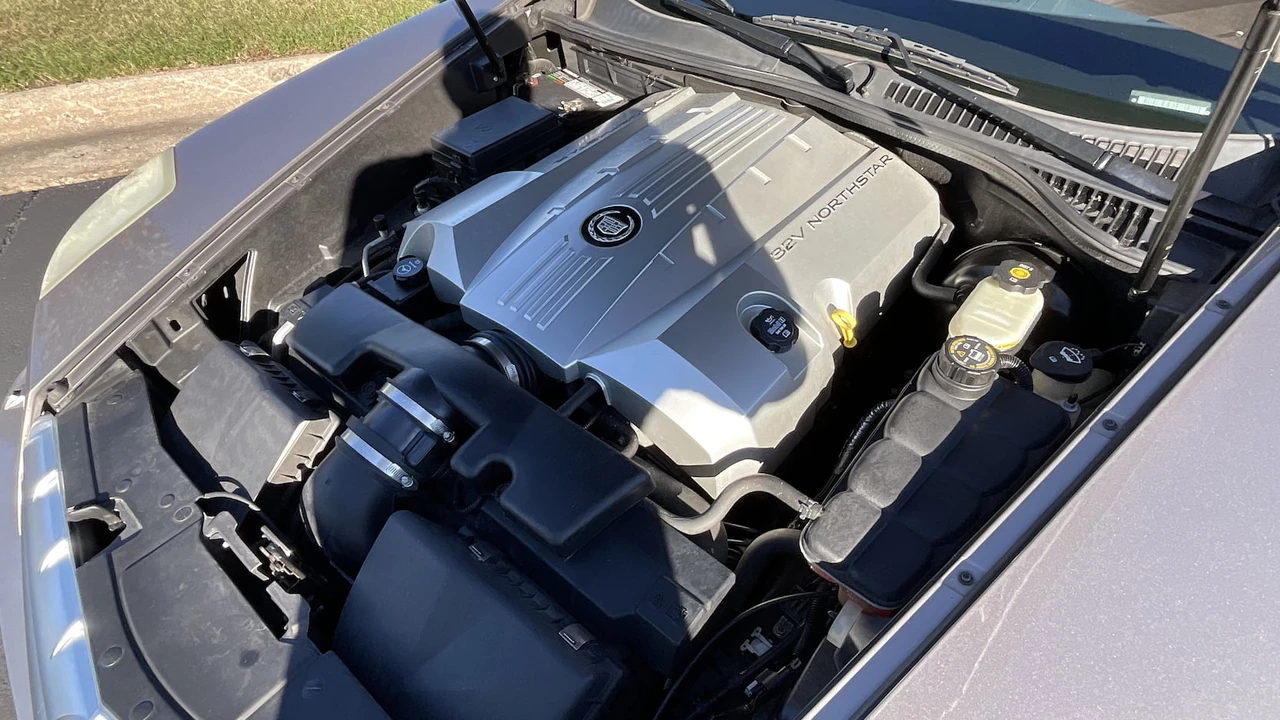 2004 Cadillac XLR - Image 6 of 16