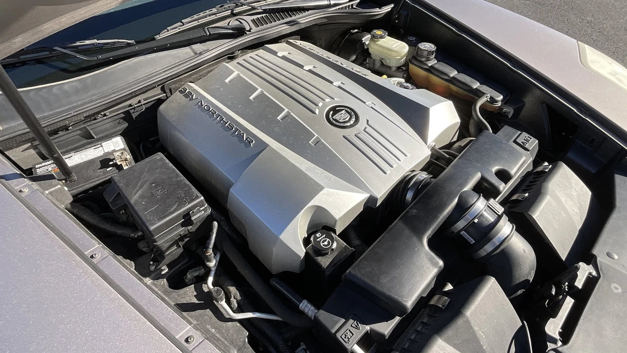 2004 Cadillac XLR - Image 7 of 16