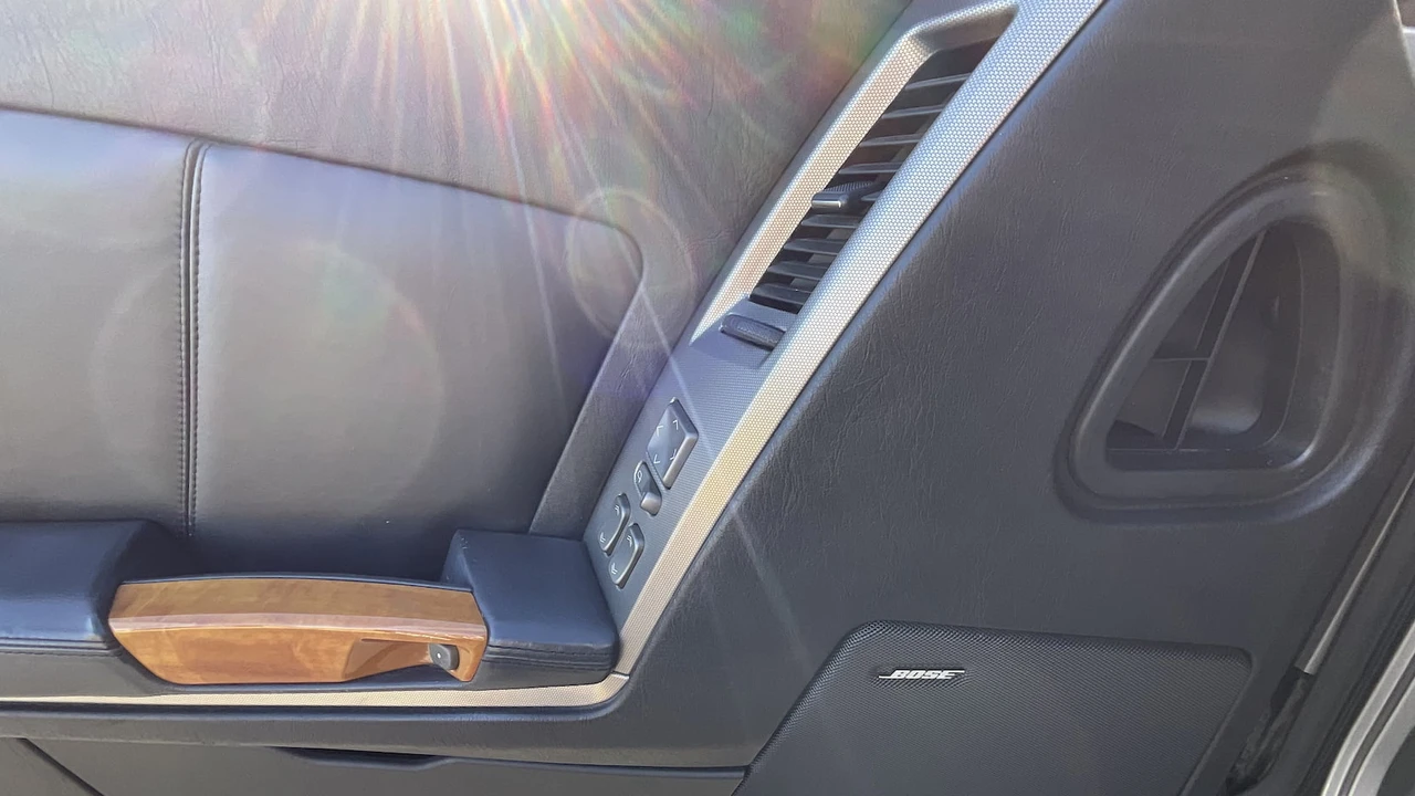 2004 Cadillac XLR - Image 11 of 16