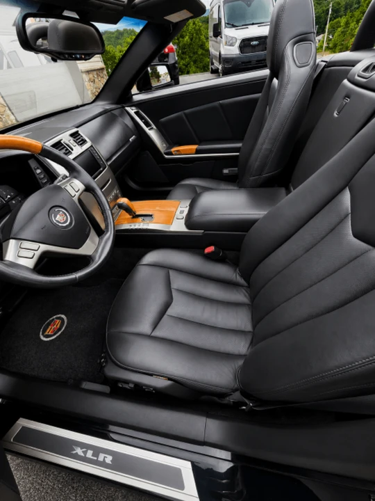 2004 Cadillac XLR - Image 9 of 14