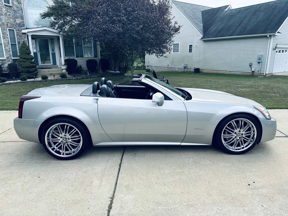 2004 Cadillac XLR - Image 5 of 6