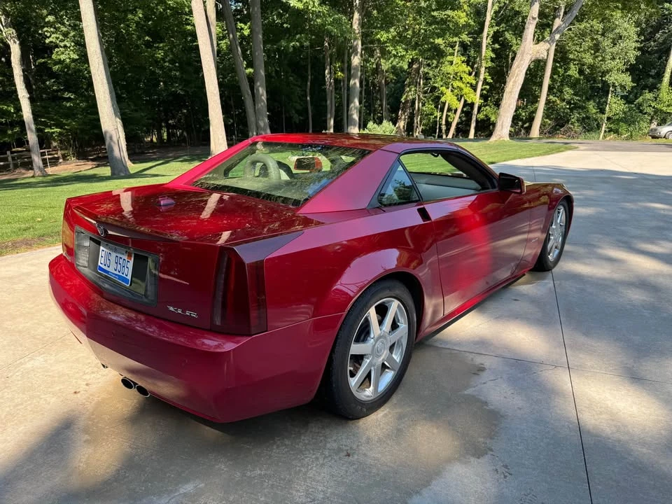 2004 Cadillac XLR - Image 5 of 15