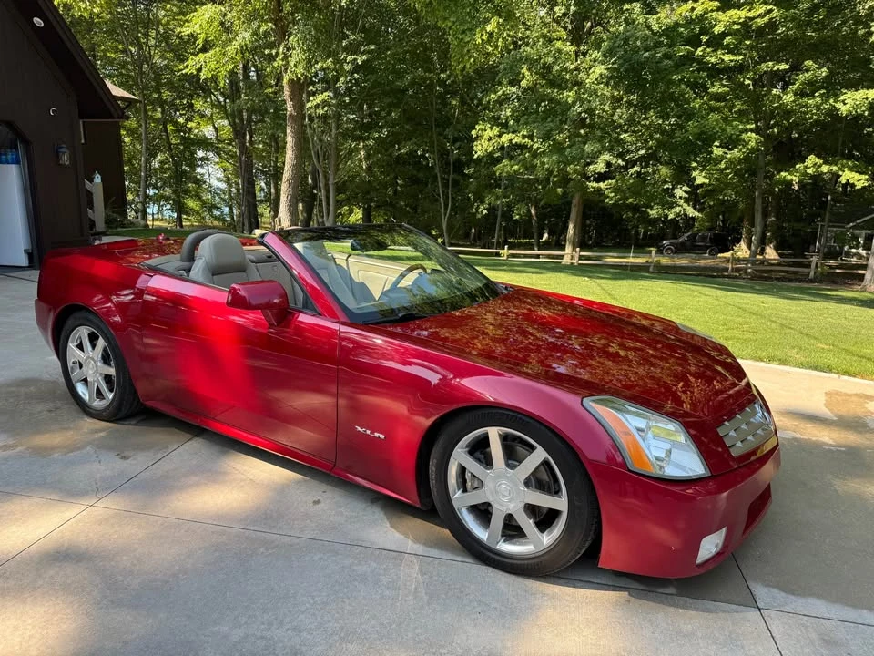 2004 Cadillac XLR - Image 2 of 15