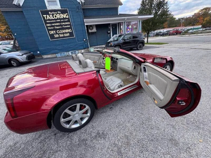 2004 Cadillac XLR - Image 11 of 12
