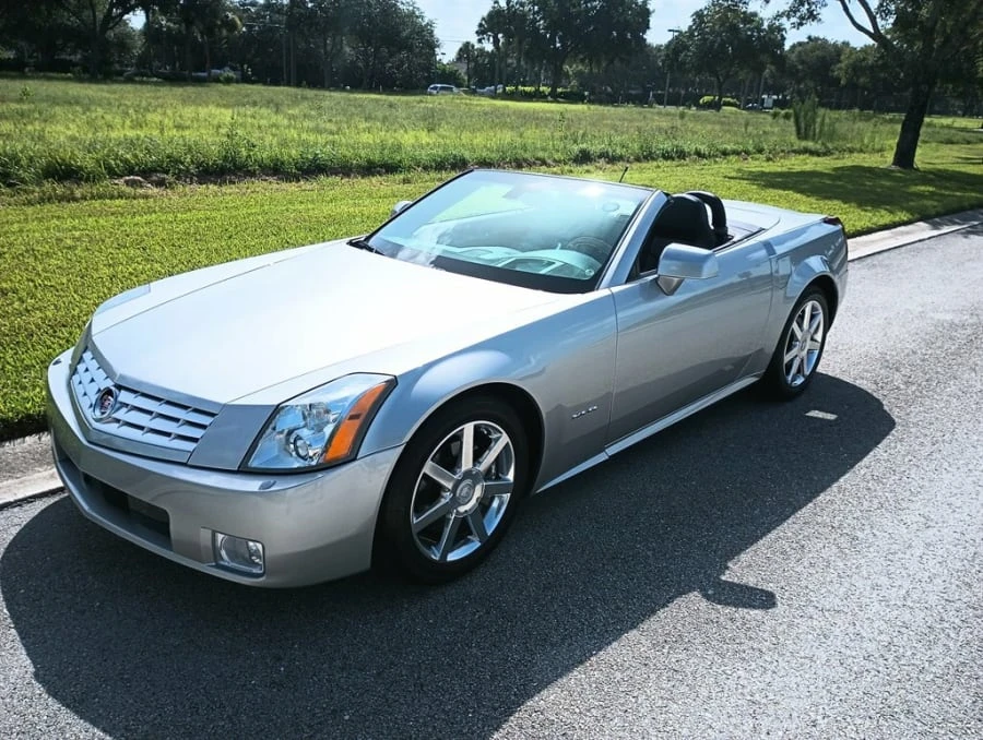2004 Cadillac XLR - Image 14 of 16