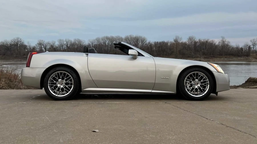 2004 Cadillac XLR - Image 5 of 12