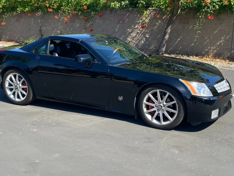 2004 Cadillac XLR - Image 2 of 13