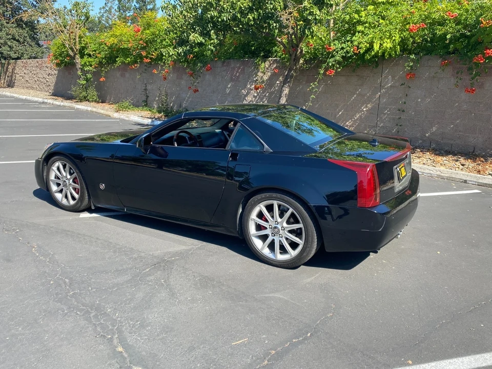 2004 Cadillac XLR - Image 9 of 13