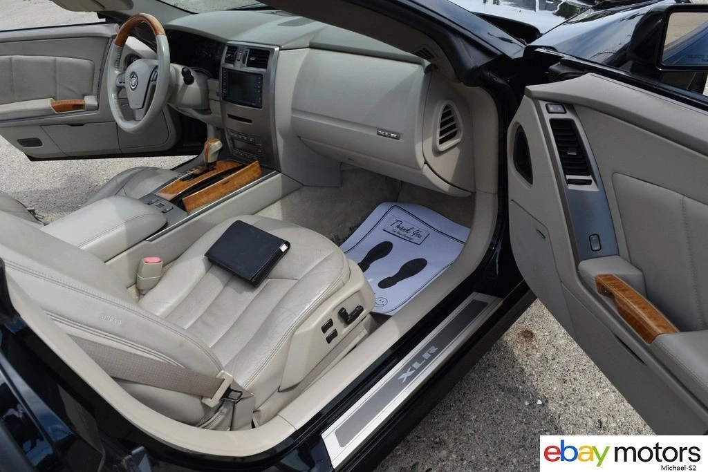 2004 Cadillac XLR - Image 16 of 21