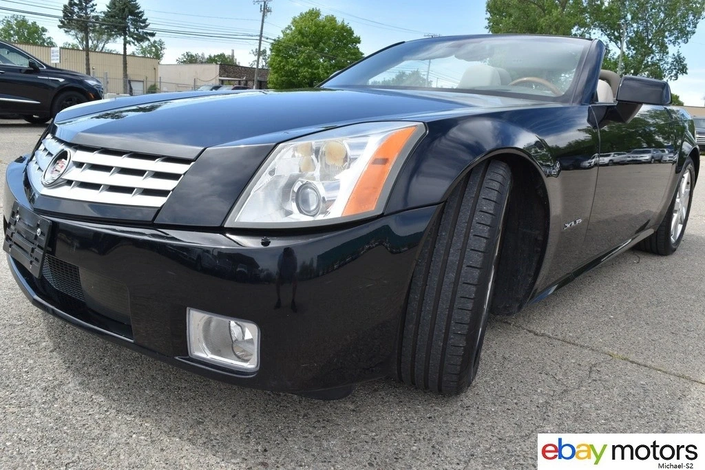 2004 Cadillac XLR - Image 9 of 21