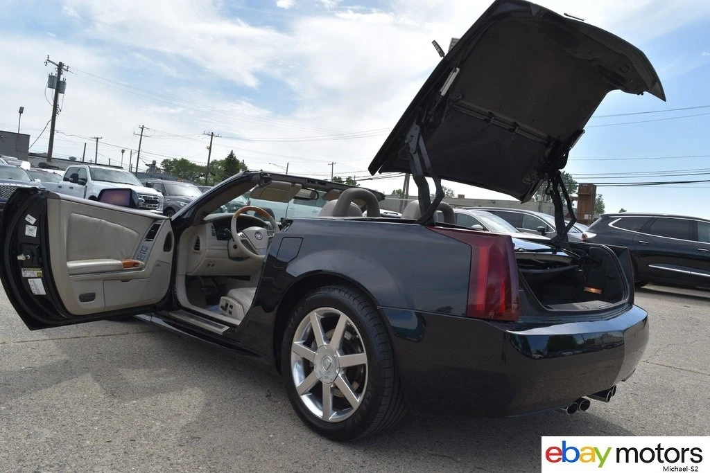 2004 Cadillac XLR - Image 17 of 21