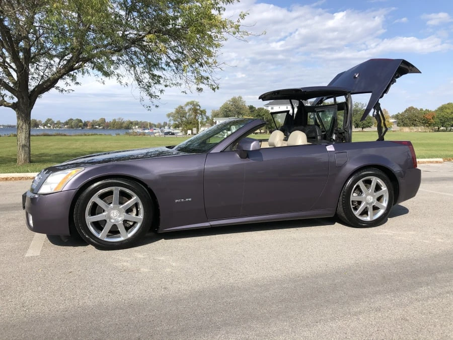 2004 Cadillac XLR - Image 9 of 11