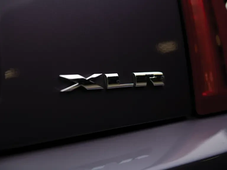 2004 Cadillac XLR - Image 14 of 31