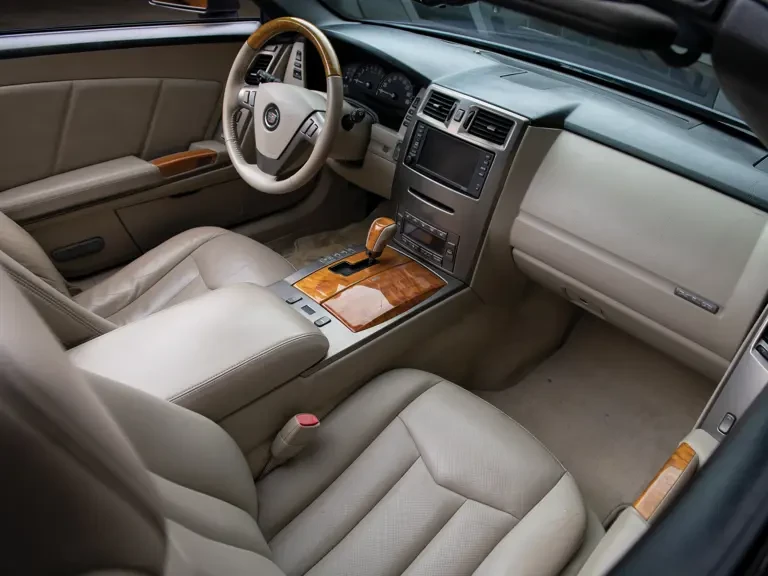 2004 Cadillac XLR - Image 20 of 31