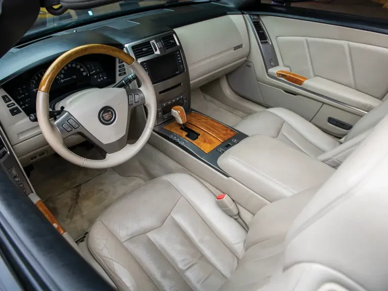 2004 Cadillac XLR - Image 5 of 31