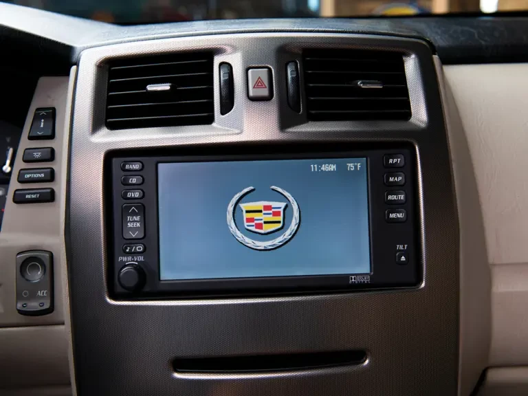 2004 Cadillac XLR - Image 28 of 31