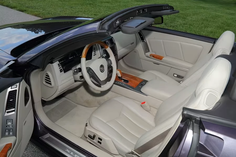 2004 Cadillac XLR - Image 21 of 27