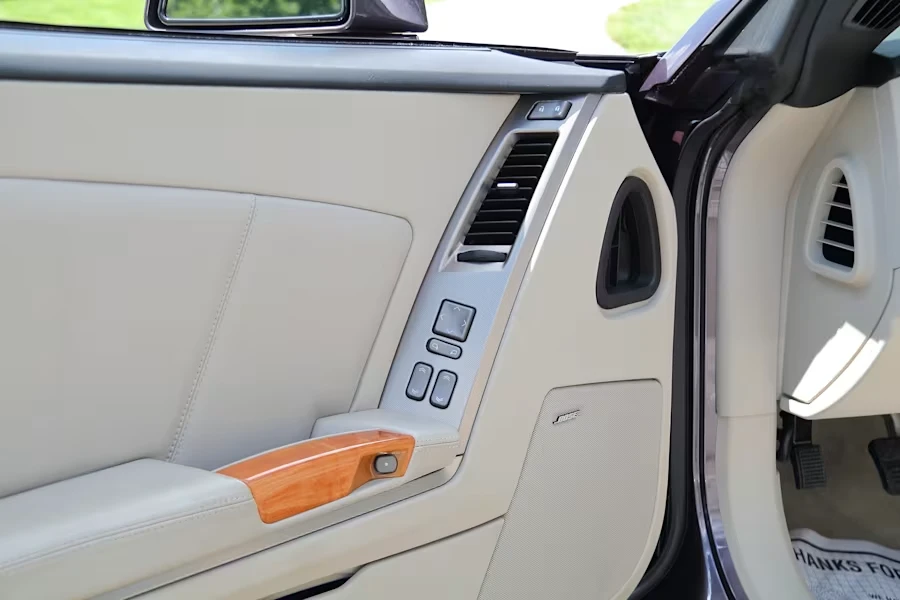 2004 Cadillac XLR - Image 20 of 27