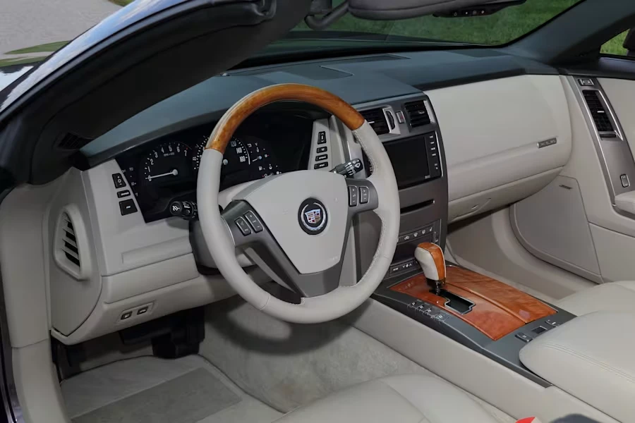 2004 Cadillac XLR - Image 16 of 27