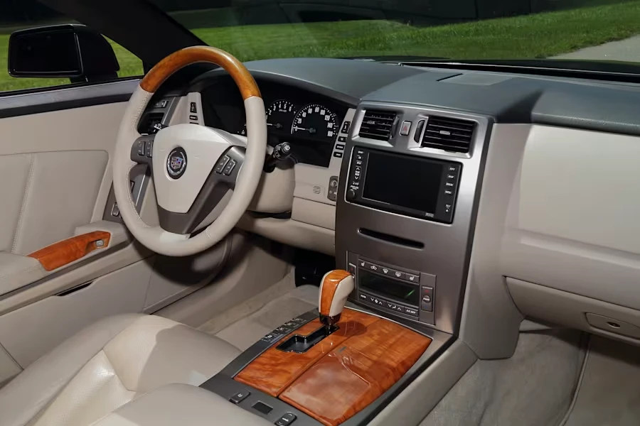 2004 Cadillac XLR - Image 19 of 27