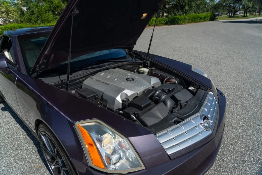 2004 Cadillac XLR - Image 15 of 16