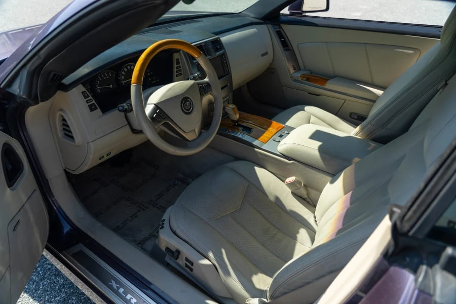 2004 Cadillac XLR - Image 11 of 16