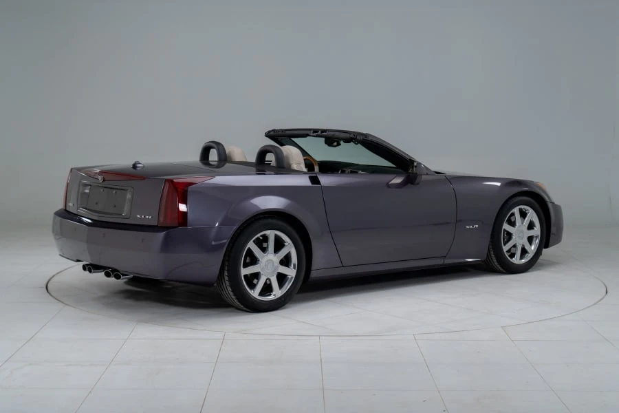 2004 Cadillac XLR - Image 12 of 31