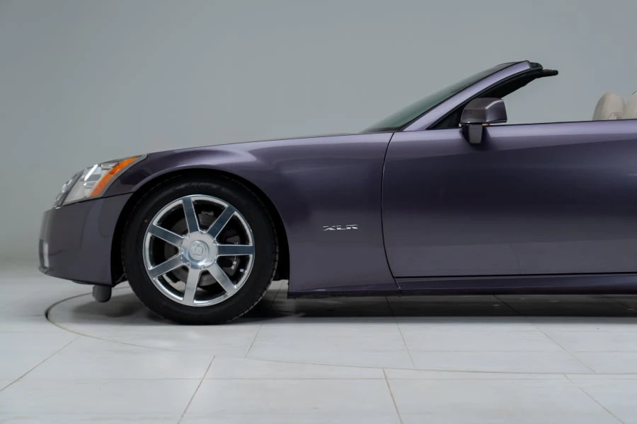 2004 Cadillac XLR - Image 10 of 31