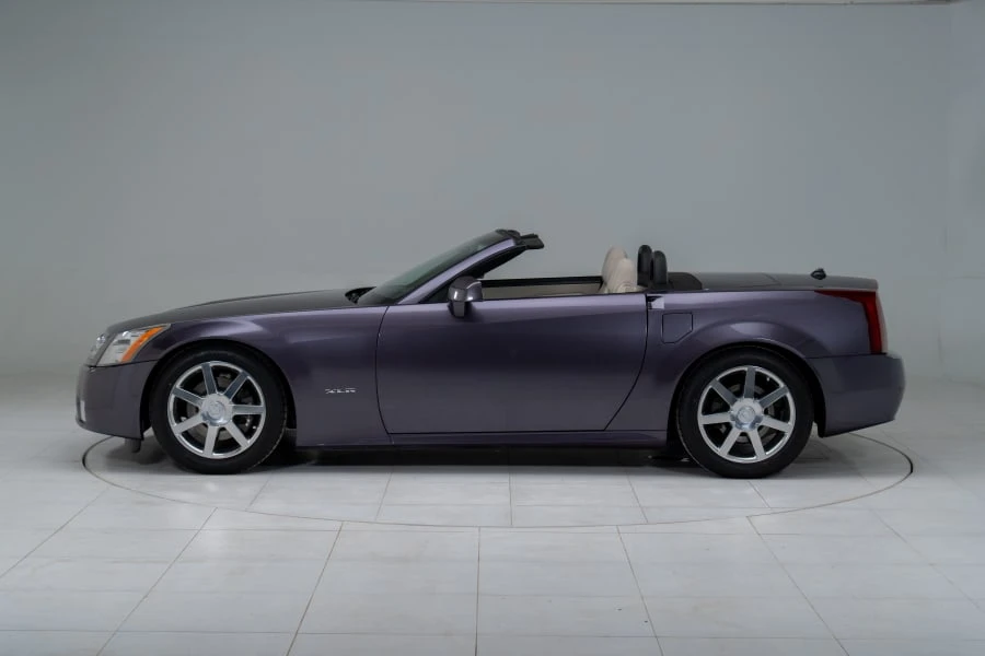 2004 Cadillac XLR - Image 19 of 31