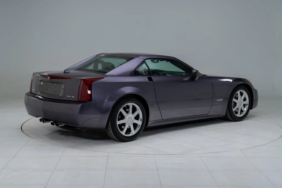 2004 Cadillac XLR - Image 8 of 31
