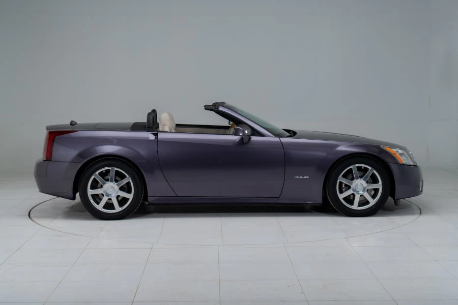 2004 Cadillac XLR - Image 9 of 31