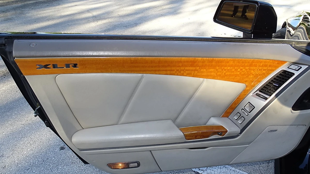 2004 Cadillac XLR - Image 17 of 21