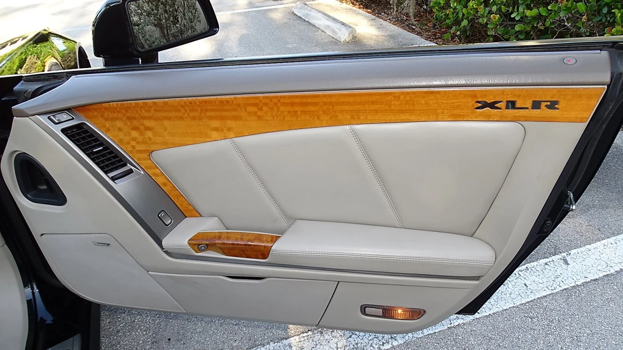 2004 Cadillac XLR - Image 16 of 21