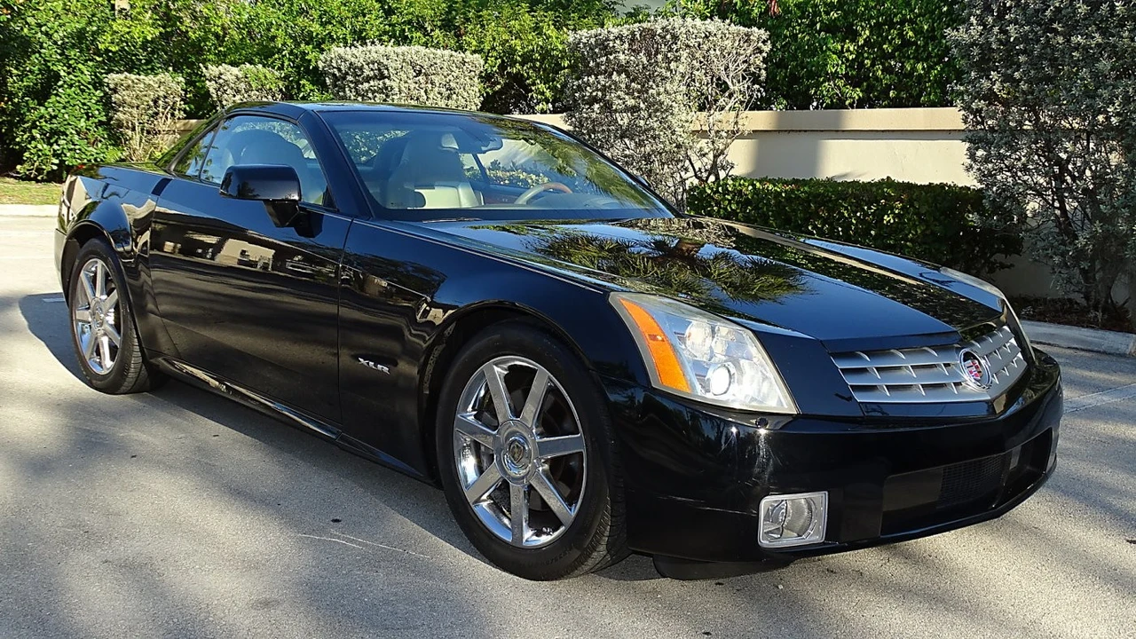 2004 Cadillac XLR - Image 7 of 21