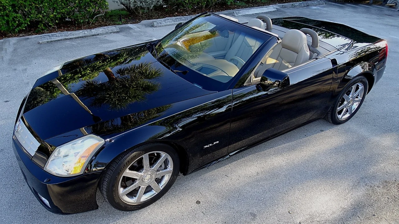 2004 Cadillac XLR - Image 8 of 21