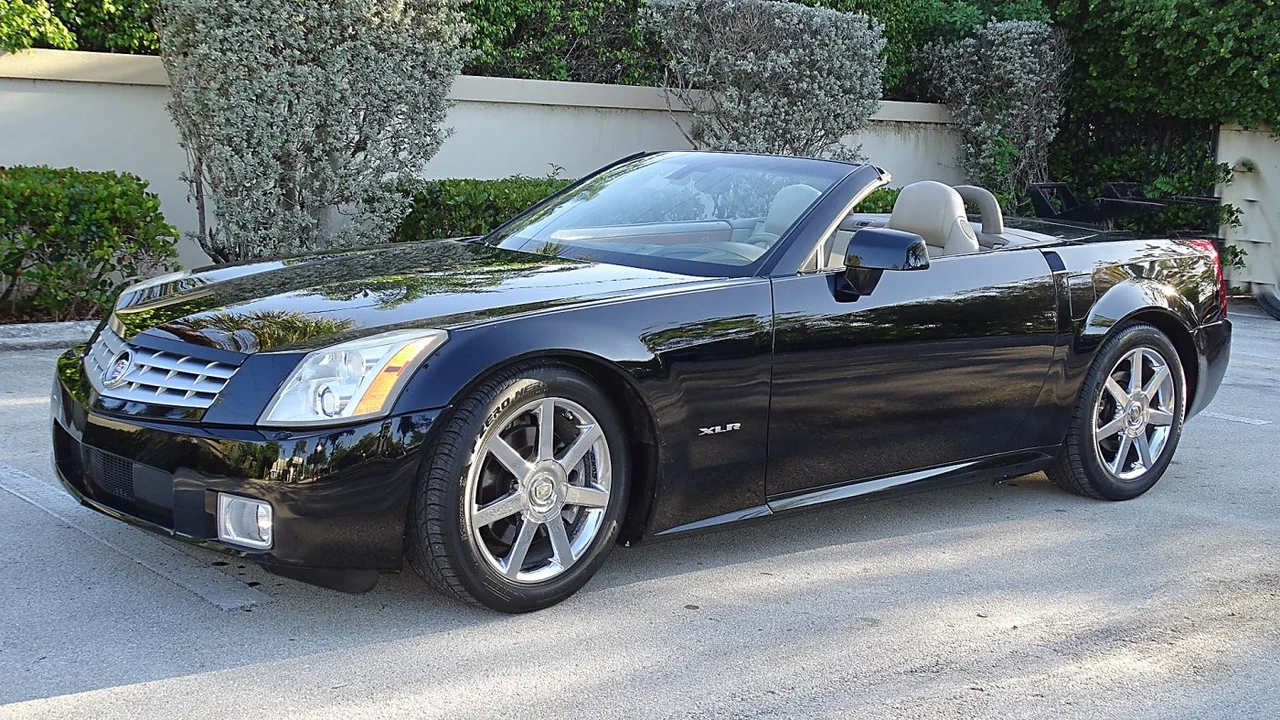 2004 Cadillac XLR - Image 6 of 21