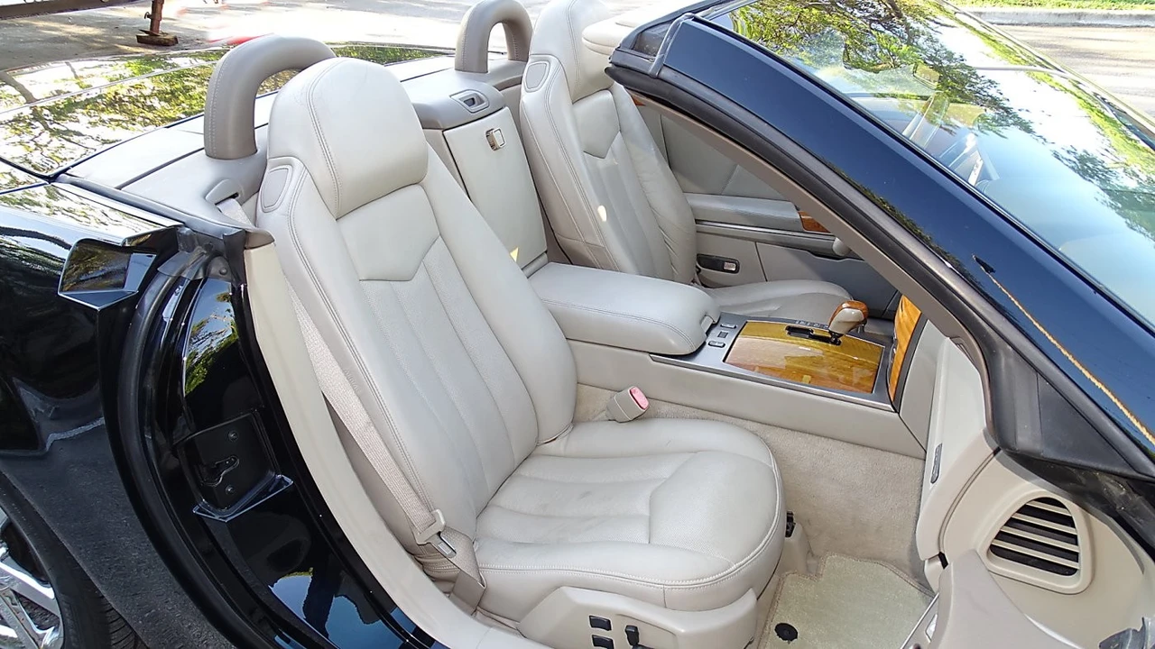 2004 Cadillac XLR - Image 14 of 21
