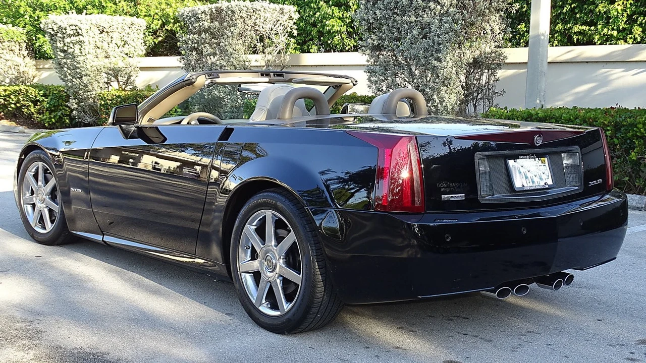 2004 Cadillac XLR - Image 4 of 21