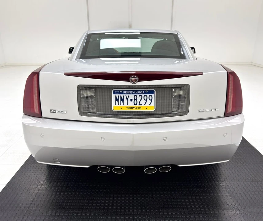 2004 Cadillac XLR - Image 10 of 31