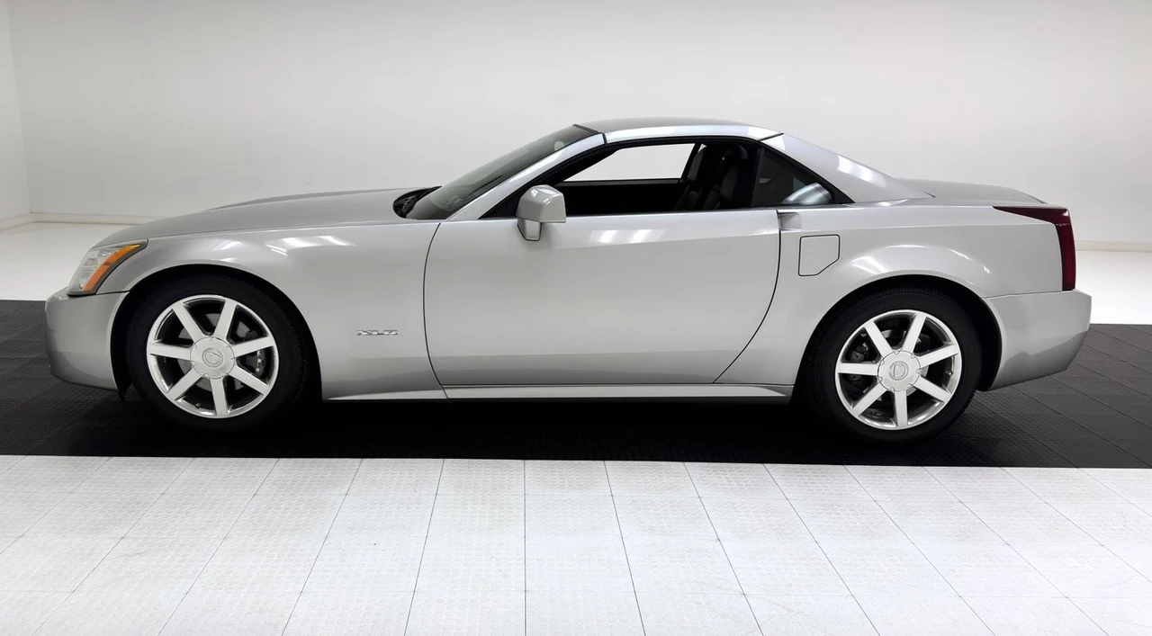 2004 Cadillac XLR - Image 4 of 31