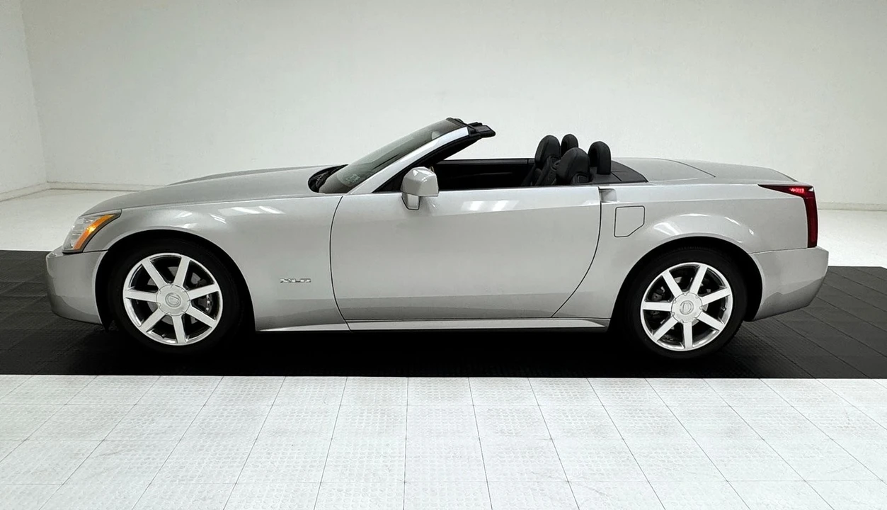 2004 Cadillac XLR - Image 6 of 31