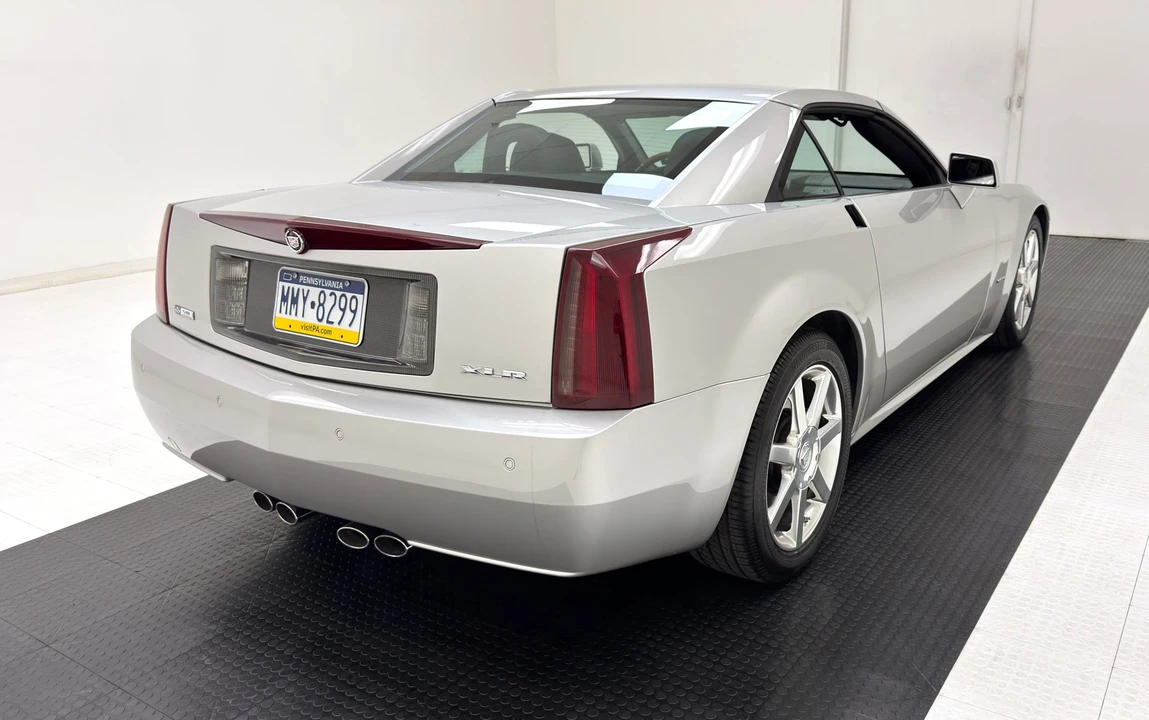 2004 Cadillac XLR - Image 11 of 31