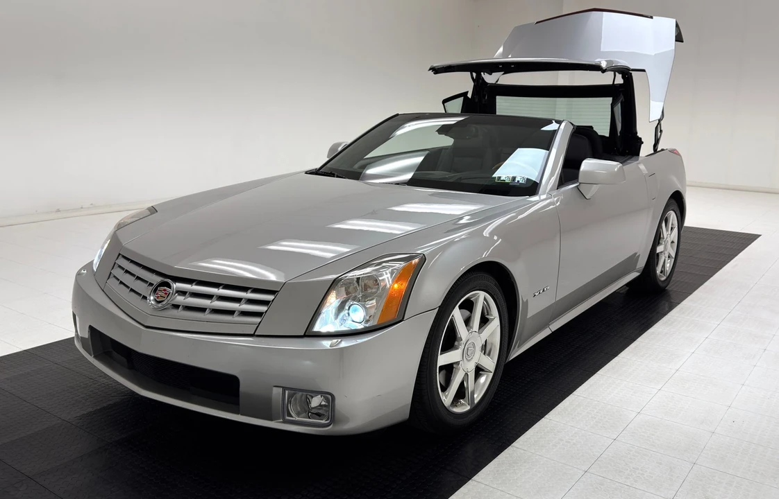 2004 Cadillac XLR - Image 2 of 31