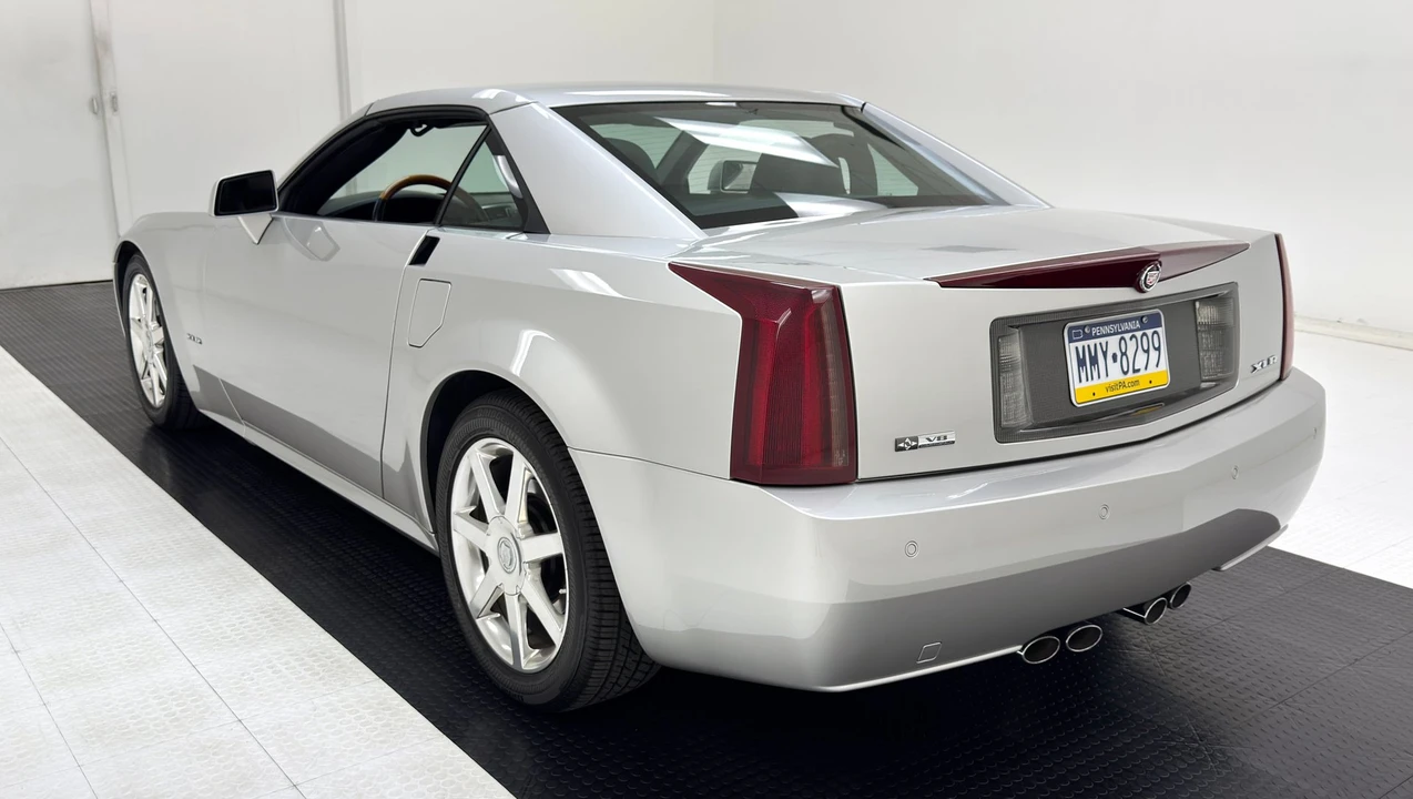 2004 Cadillac XLR - Image 7 of 31