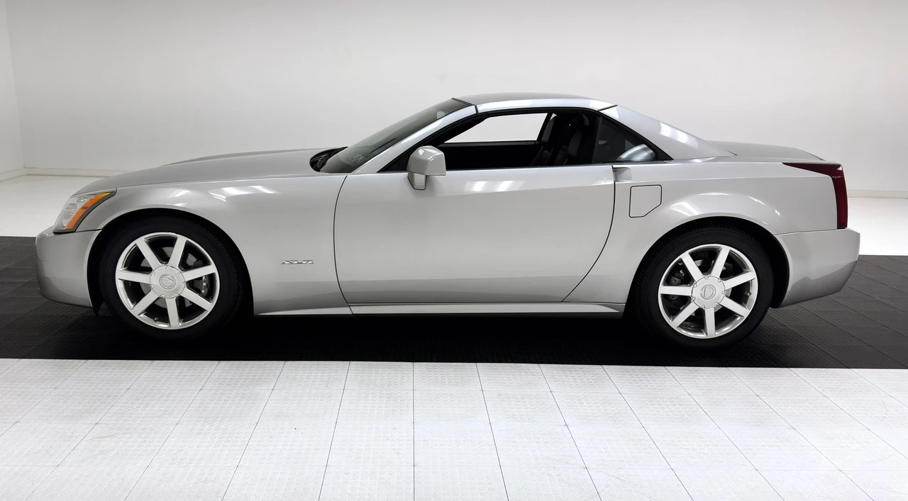 2004 Cadillac XLR - Image 4 of 31