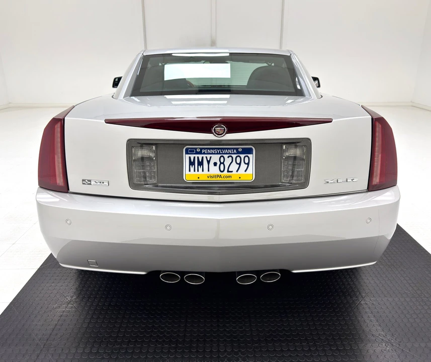 2004 Cadillac XLR - Image 10 of 31