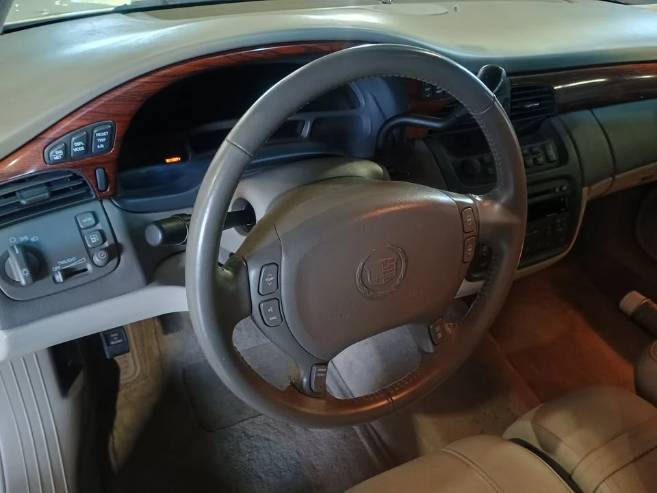 2004 Cadillac DeVille 7th Gen - Image 5 of 10