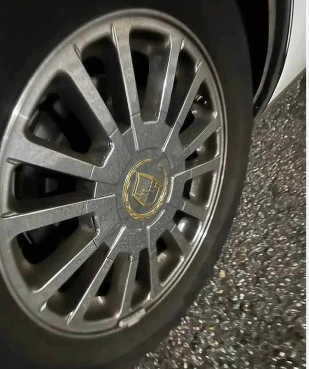 2004 Cadillac DeVille 8th Gen - Image 2 of 4