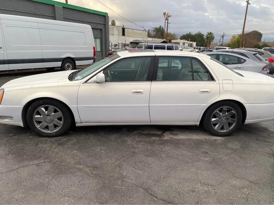 2004 Cadillac DeVille 8th Gen - Image 2 of 3