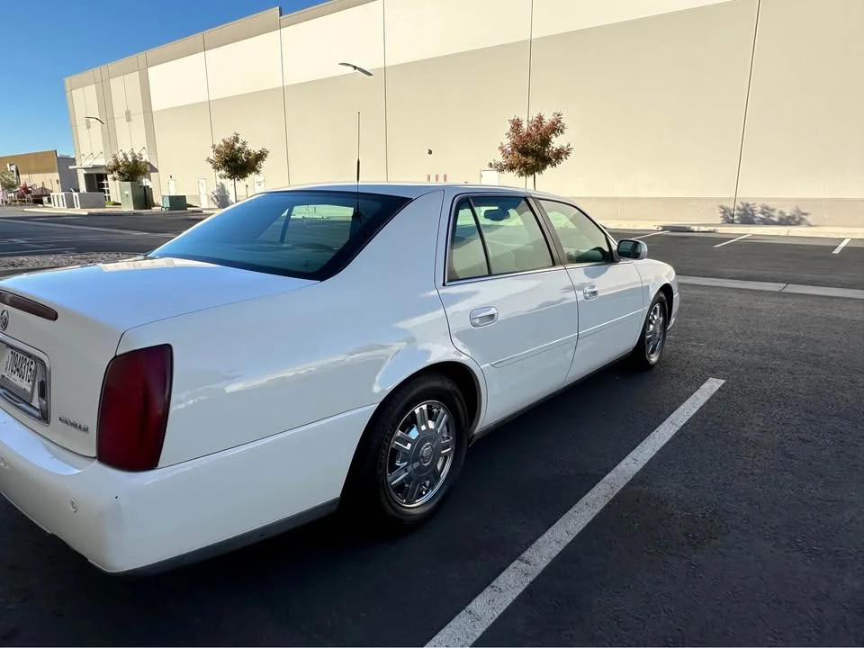2004 Cadillac DeVille 8th Gen - Image 3 of 8